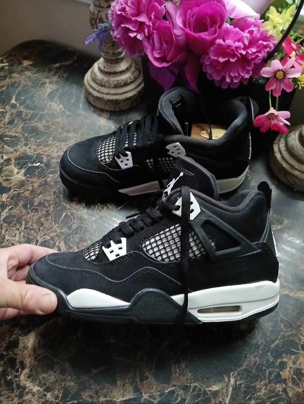 Jordan 4 Retro White Thunder Streetwear Shoes Size 7 Youth/8.5 Women
